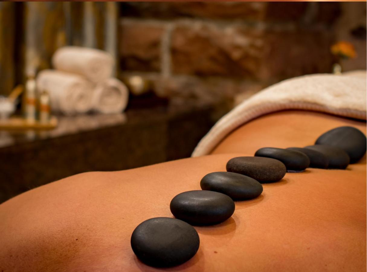 Eurostars Araguaney Hotel Santiago de Compostela Kültér fotó Hot stone massage