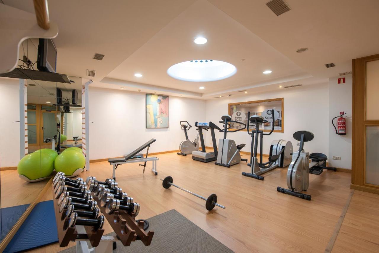 Eurostars Araguaney Hotel Santiago de Compostela Kültér fotó A gym at a hotel