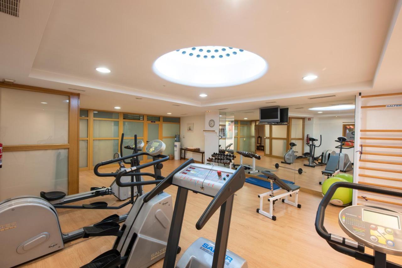 Eurostars Araguaney Hotel Santiago de Compostela Kültér fotó A private gym