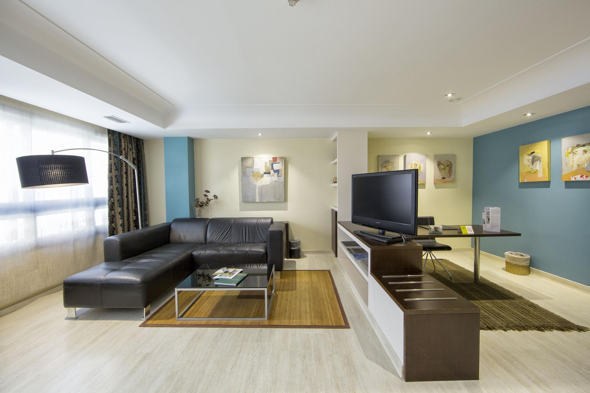 Eurostars Araguaney Hotel Santiago de Compostela Kültér fotó A typical living room in a serviced apartment