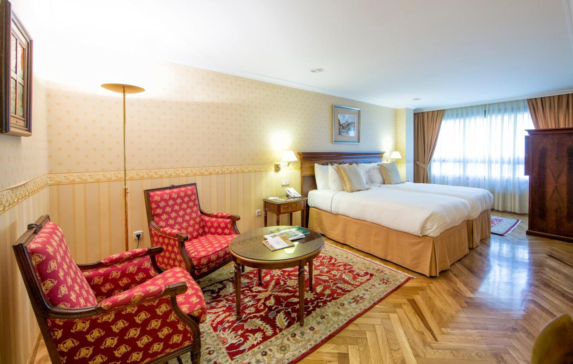 Eurostars Araguaney Hotel Santiago de Compostela Szoba fotó A room at the hotel